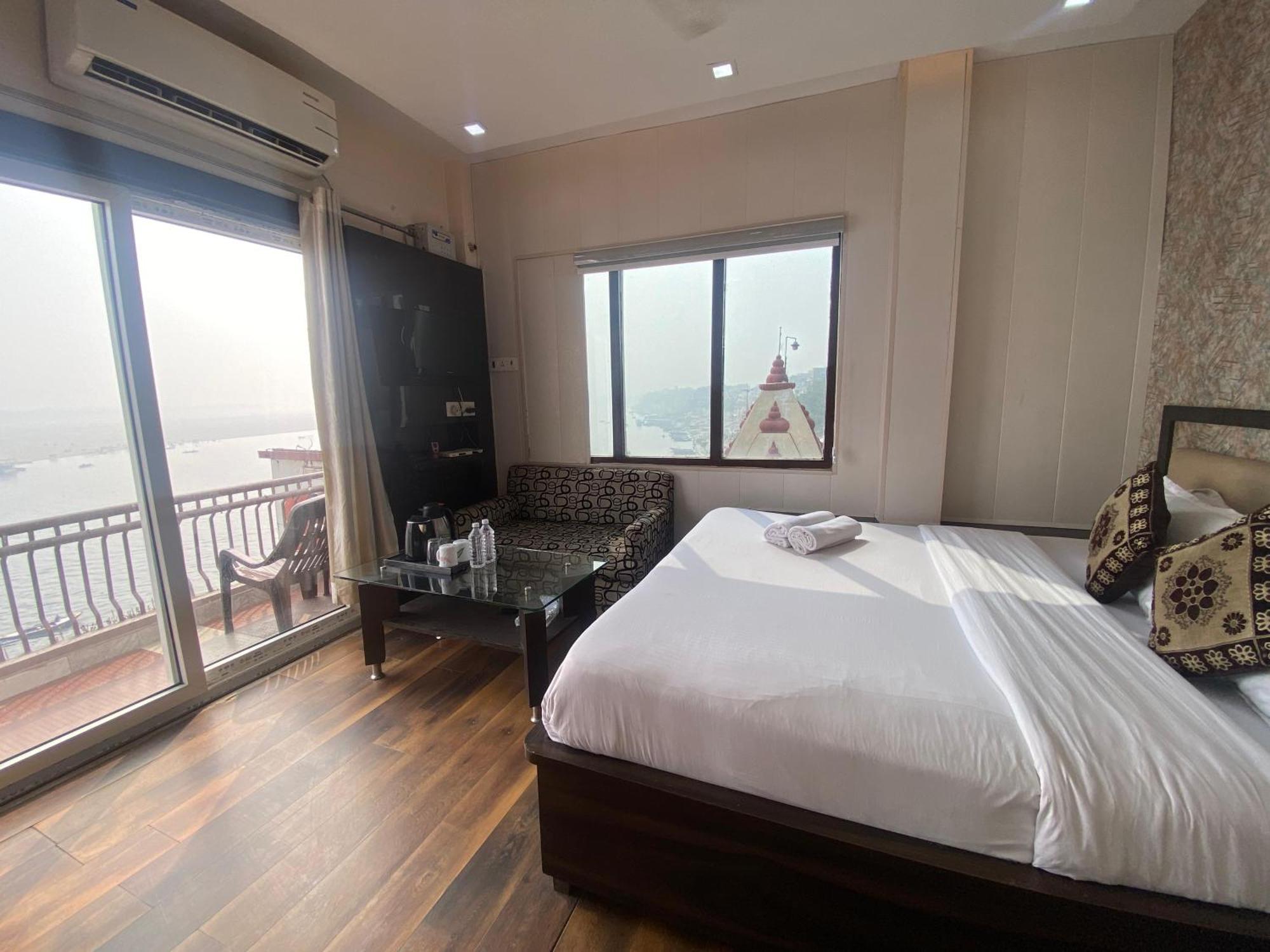 Hotel Sita Palace On Heritage Ghats Of Benaras Варанаси Экстерьер фото
