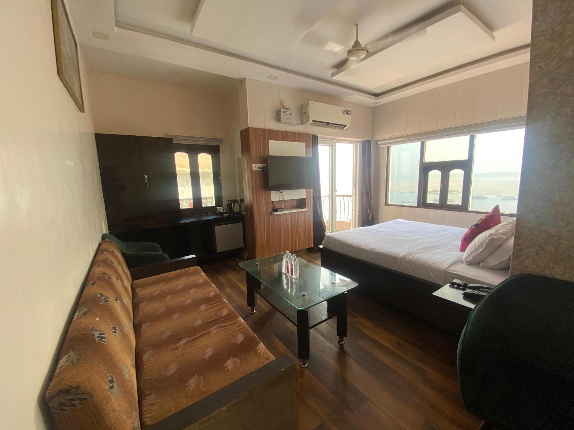 Hotel Sita Palace On Heritage Ghats Of Benaras Варанаси Экстерьер фото