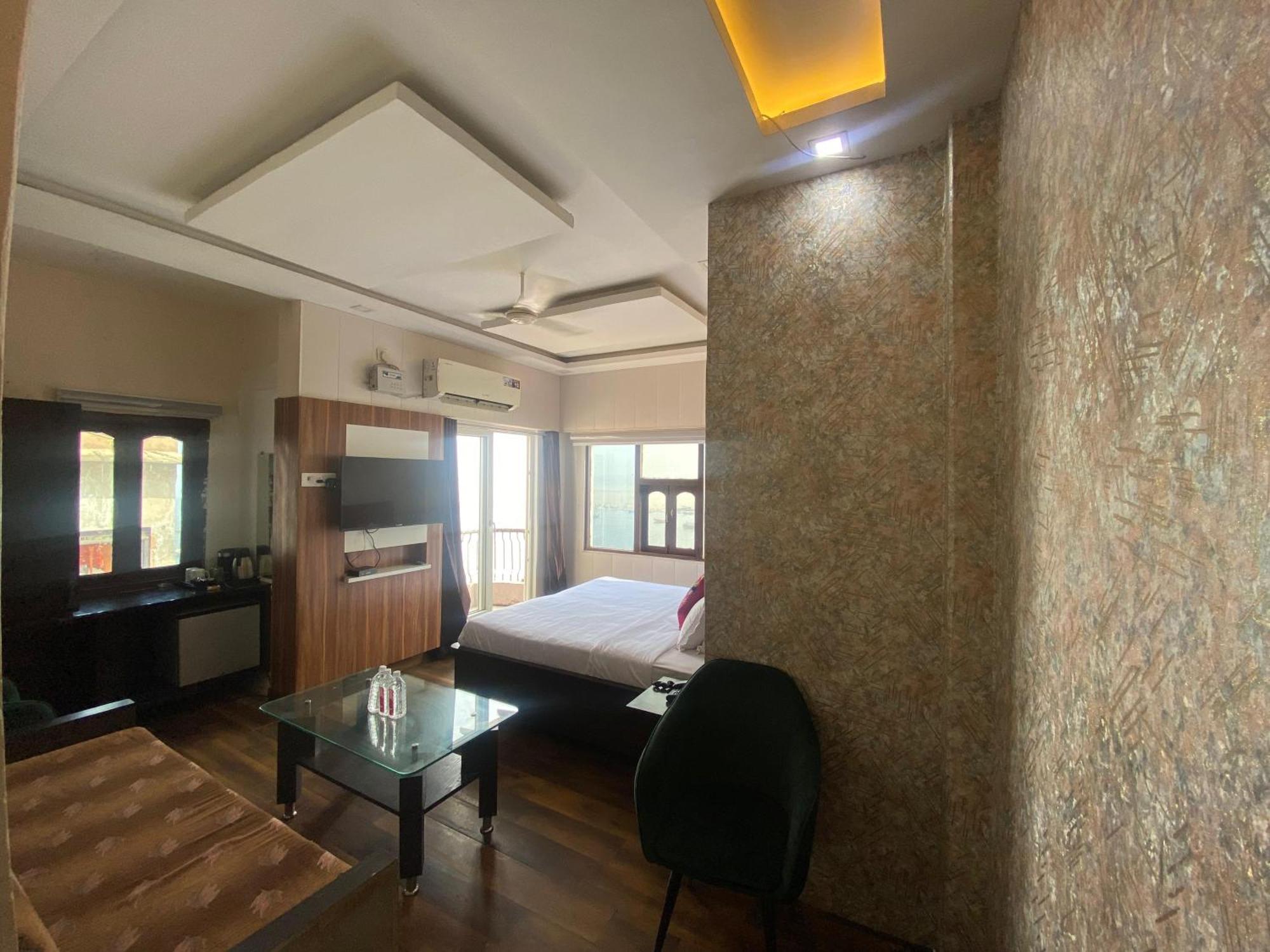 Hotel Sita Palace On Heritage Ghats Of Benaras Варанаси Экстерьер фото