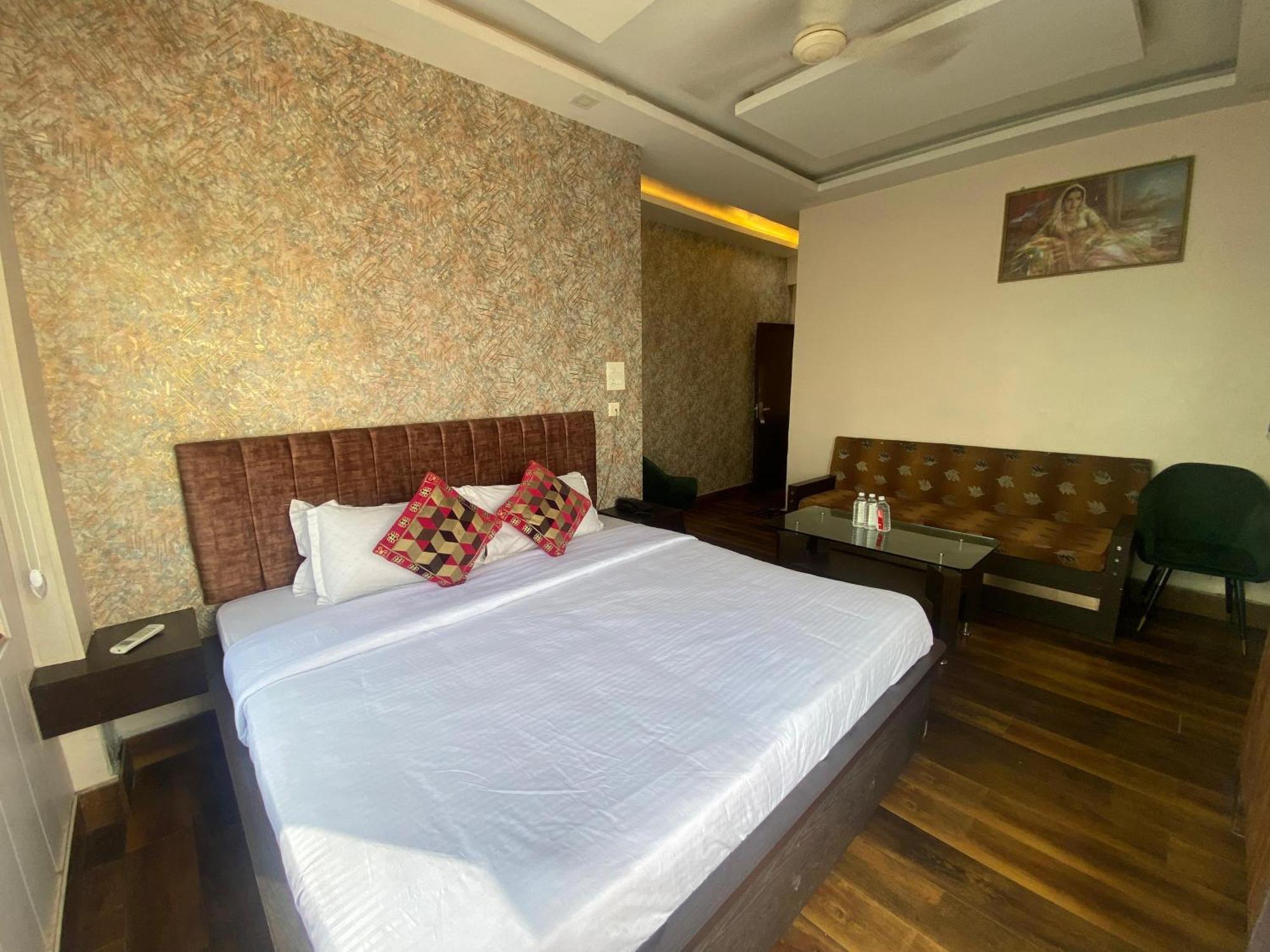 Hotel Sita Palace On Heritage Ghats Of Benaras Варанаси Экстерьер фото
