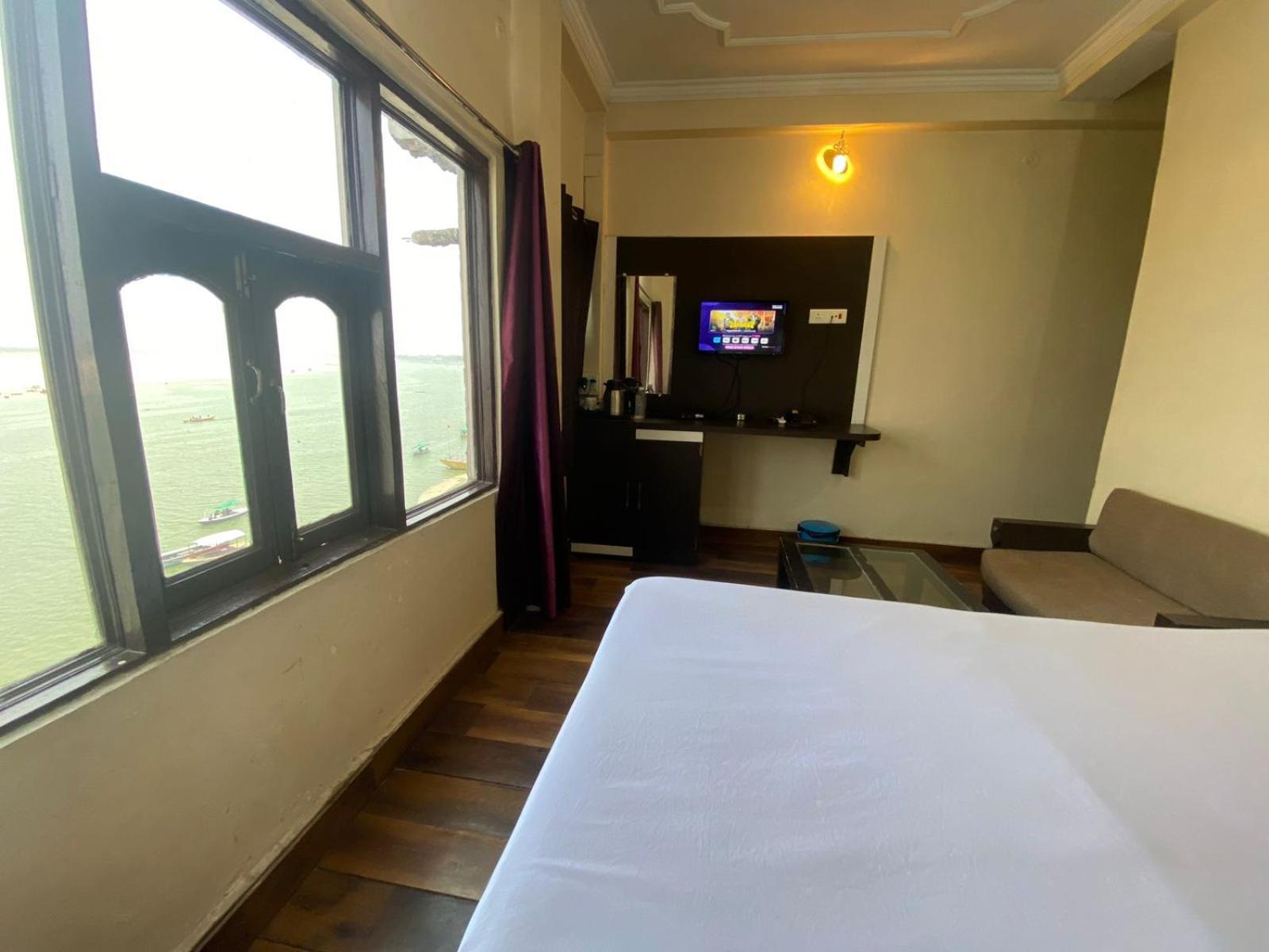 Hotel Sita Palace On Heritage Ghats Of Benaras Варанаси Экстерьер фото