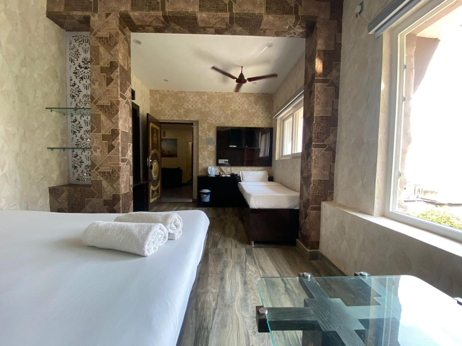 Hotel Sita Palace On Heritage Ghats Of Benaras Варанаси Экстерьер фото