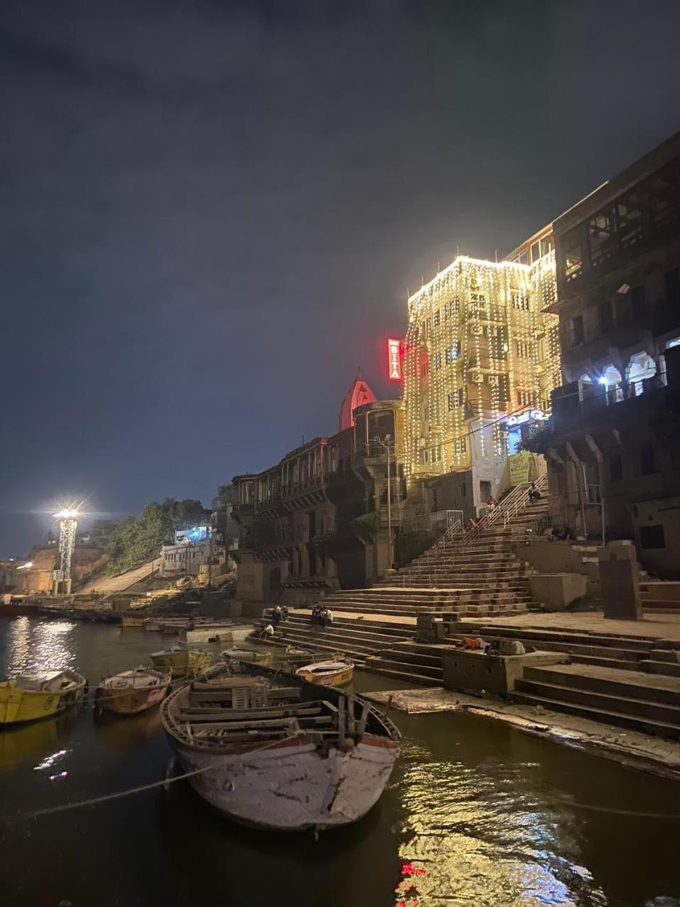 Hotel Sita Palace On Heritage Ghats Of Benaras Варанаси Экстерьер фото