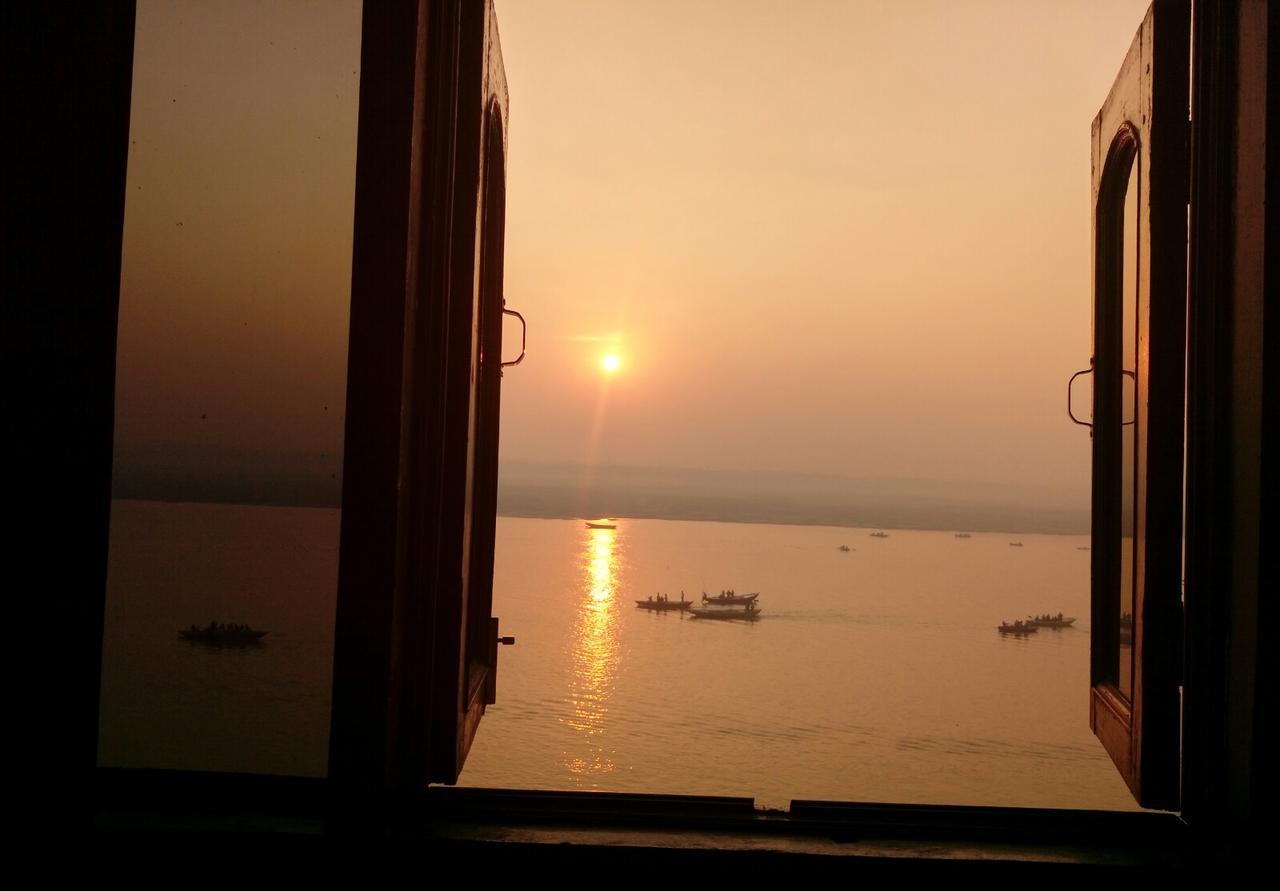 Hotel Sita Palace On Heritage Ghats Of Benaras Варанаси Экстерьер фото
