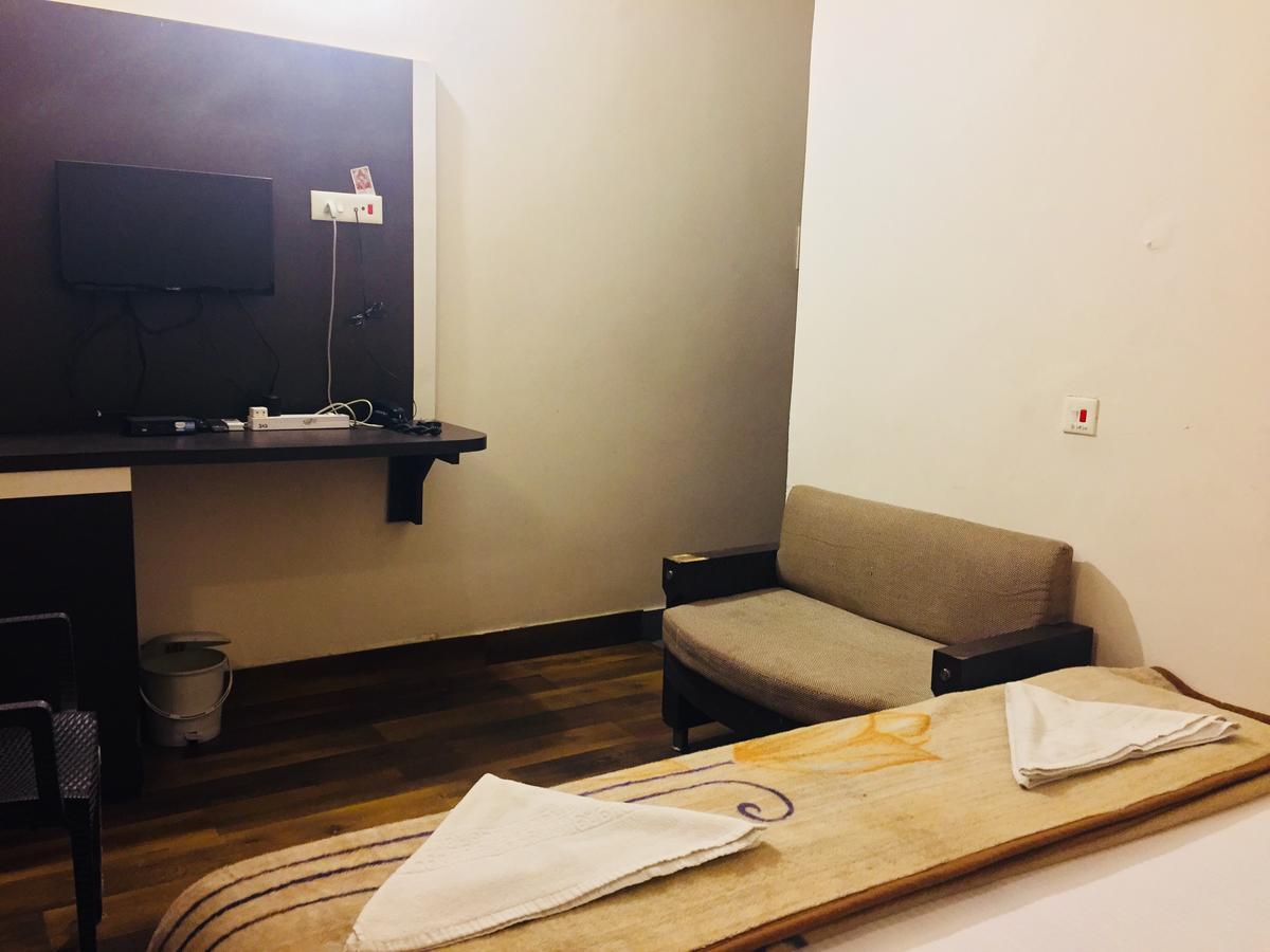 Hotel Sita Palace On Heritage Ghats Of Benaras Варанаси Экстерьер фото